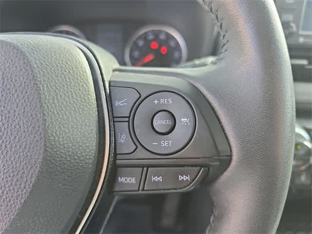 Thumbnail: 2021 Toyota RAV4 - 25