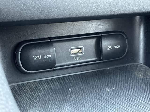 Thumbnail: 2023 Kia Forte - 32