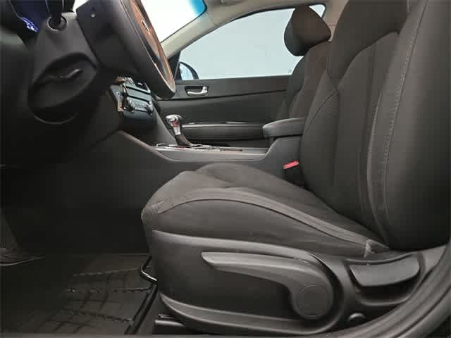Thumbnail: 2016 Kia Optima - 18