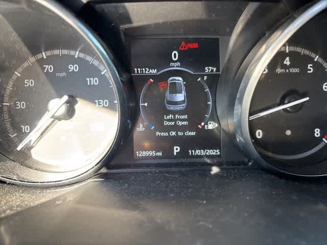 Thumbnail: 2017 Land Rover Discovery Sport - 13