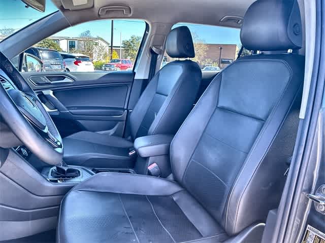 Thumbnail: 2020 Volkswagen Tiguan - 17