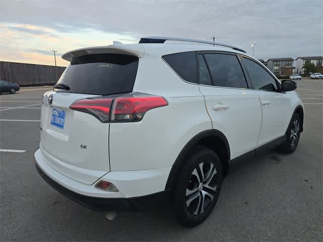 Thumbnail: 2017 Toyota RAV4 - 6