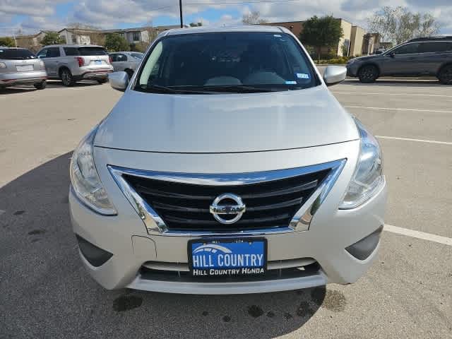 2019 Nissan Versa 1.6 S photo 2