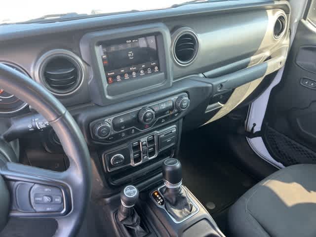 Thumbnail: 2023 Jeep Gladiator - 19