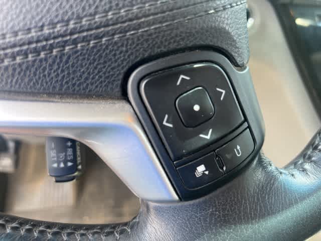 Thumbnail: 2015 Toyota Sienna - 12