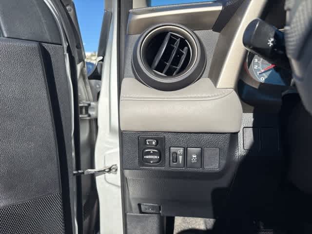 Thumbnail: 2013 Toyota RAV4 - 10