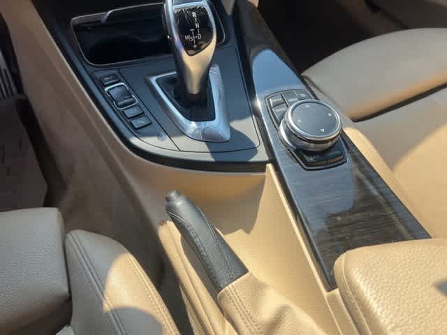 Thumbnail: 2016 BMW 3 Series - 16