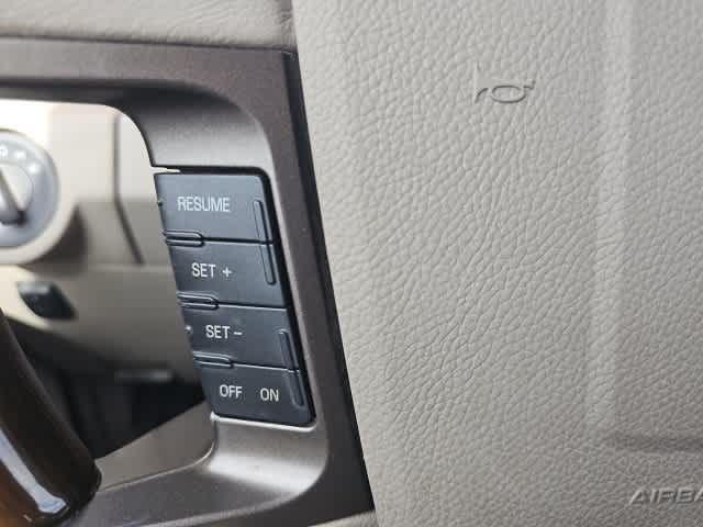 Thumbnail: 2014 Lincoln Navigator - 16