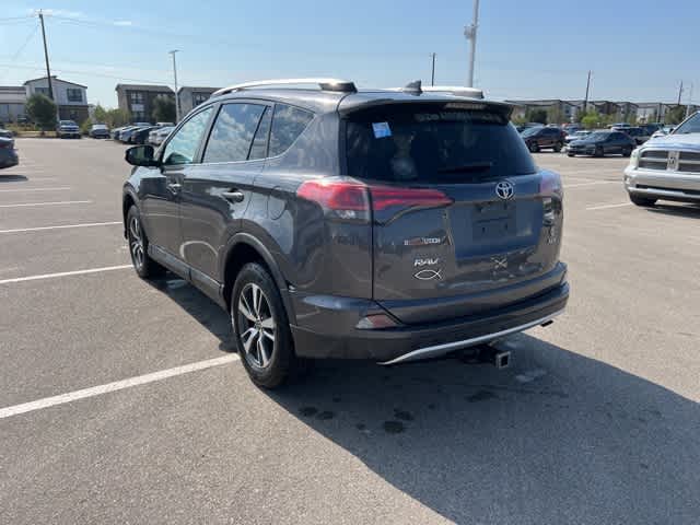 2016 Toyota RAV4 XLE photo 3