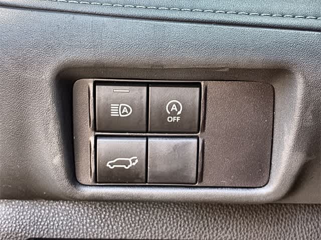 Thumbnail: 2023 Toyota Highlander - 41