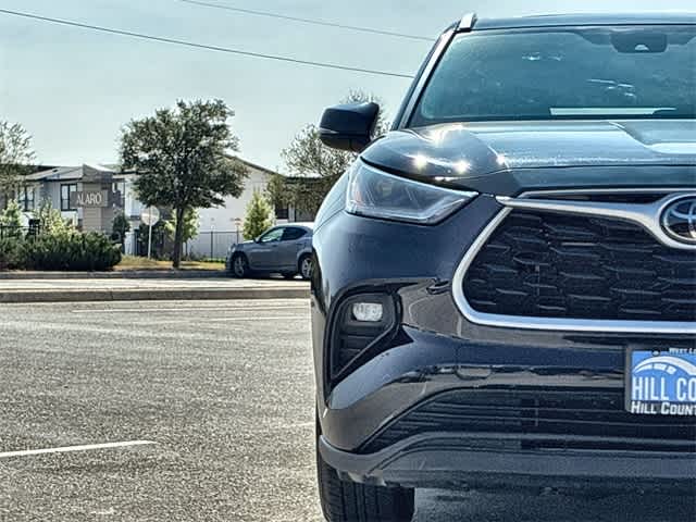 Thumbnail: 2023 Toyota Highlander - 10