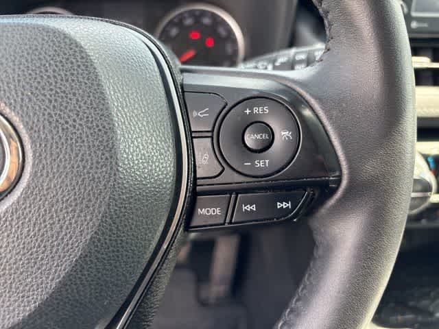 Thumbnail: 2021 Toyota RAV4 - 13