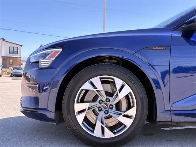 Thumbnail: 2022 Audi e-tron - 14