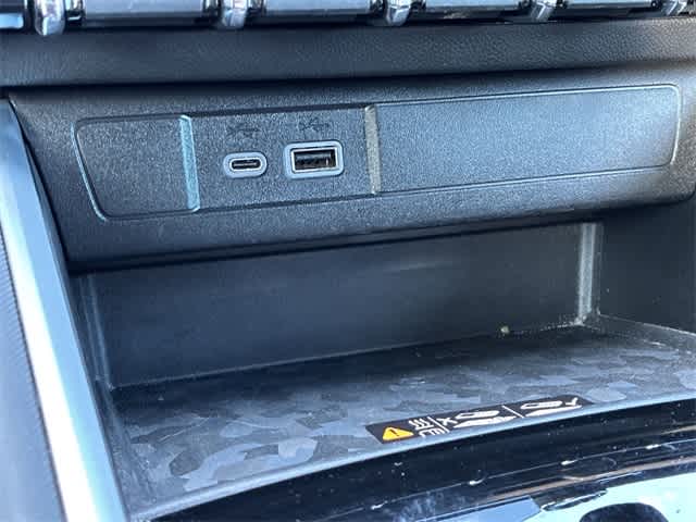 Thumbnail: 2024 Chevrolet Colorado - 32