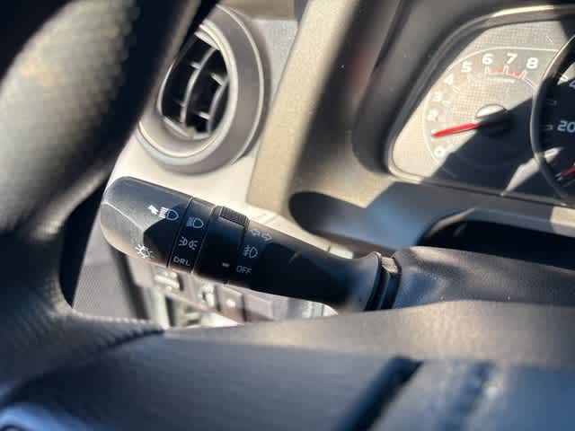 Thumbnail: 2013 Toyota RAV4 - 15