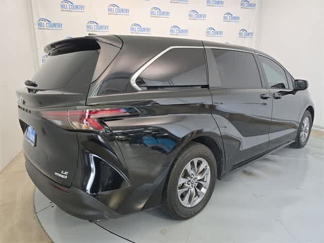 Thumbnail: 2023 Toyota Sienna - 6