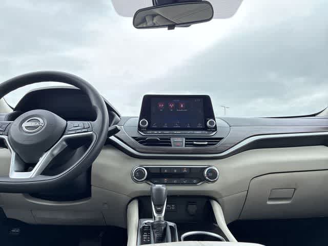 Thumbnail: 2023 Nissan Altima - 28