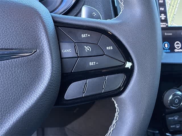 Thumbnail: 2023 Chrysler 300 - 27