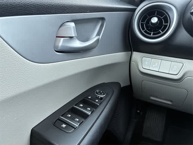 Thumbnail: 2023 Kia Forte - 38