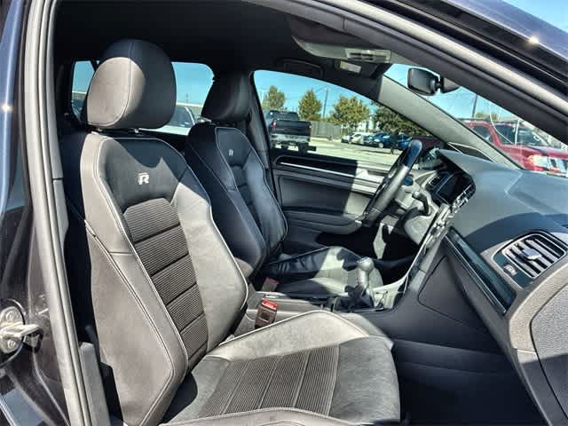 Thumbnail: 2019 Volkswagen Golf - 22