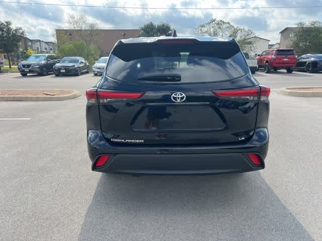 Thumbnail: 2023 Toyota Highlander - 4