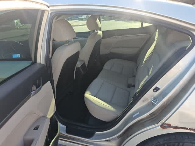 Thumbnail: 2017 Hyundai Elantra - 18