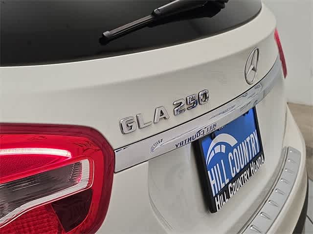 Thumbnail: 2017 Mercedes-Benz GLA - 13