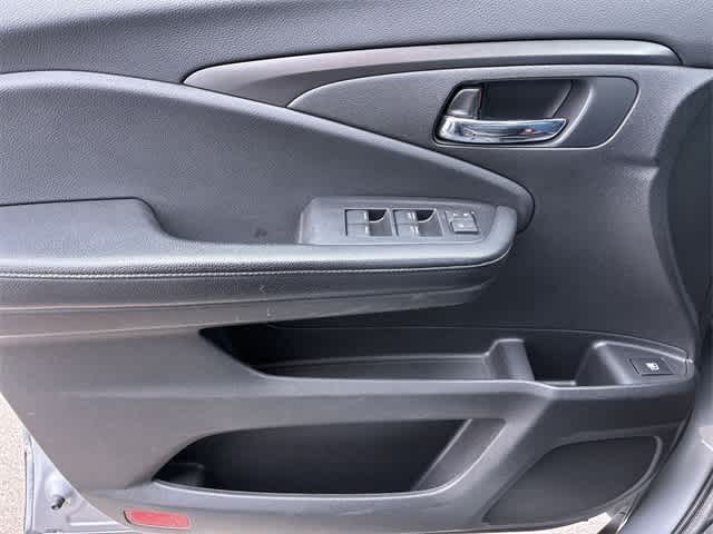 Thumbnail: 2019 Honda Ridgeline - 41