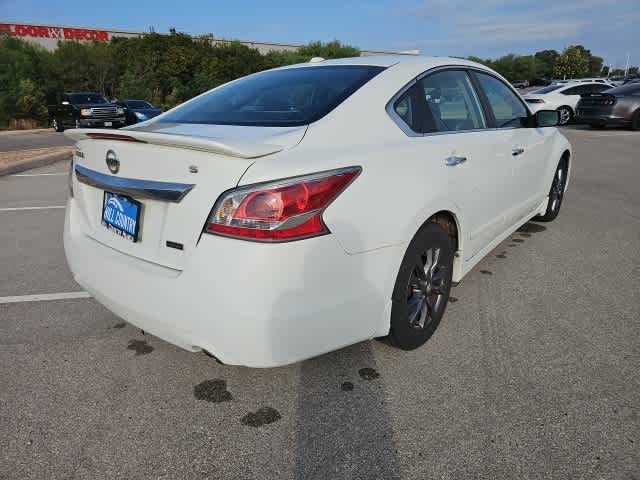 Thumbnail: 2015 Nissan Altima - 5
