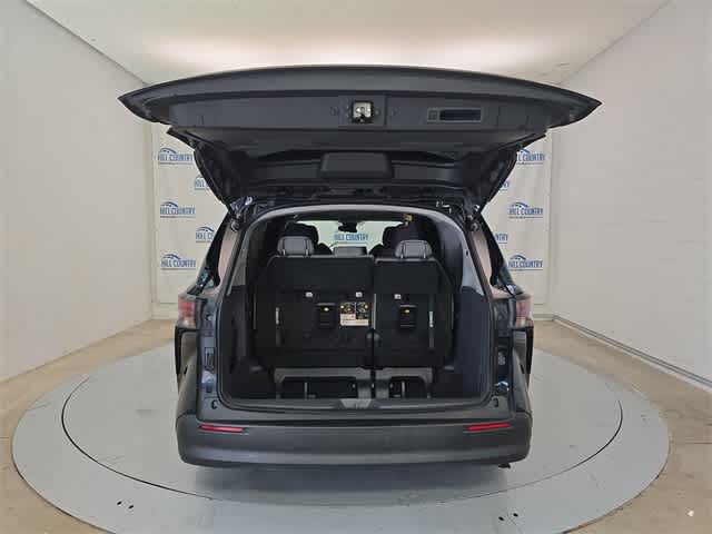 Thumbnail: 2023 Toyota Sienna - 35