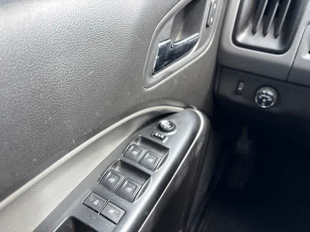 Thumbnail: 2016 Chevrolet Colorado - 22