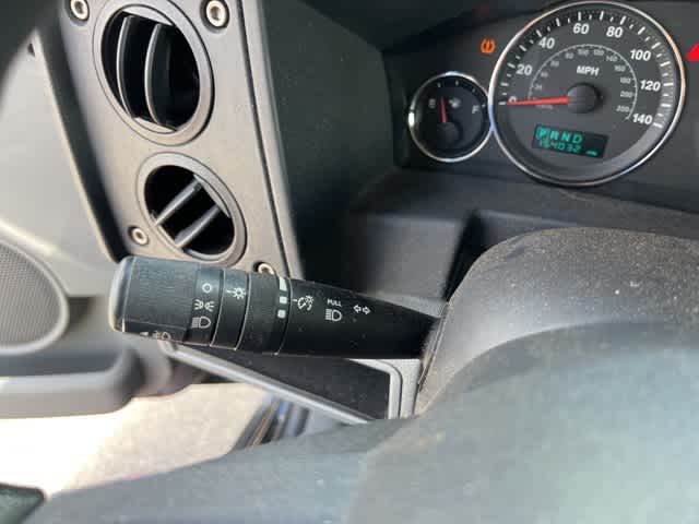 Thumbnail: 2007 Jeep Commander - 16