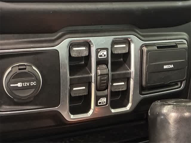 Thumbnail: 2020 Jeep Wrangler - 32