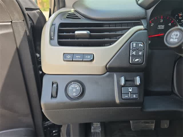 Thumbnail: 2015 GMC Yukon - 39