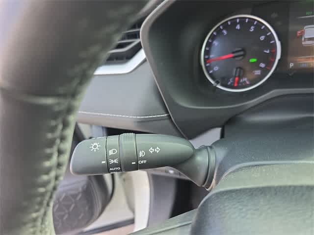 Thumbnail: 2021 Toyota RAV4 - 27