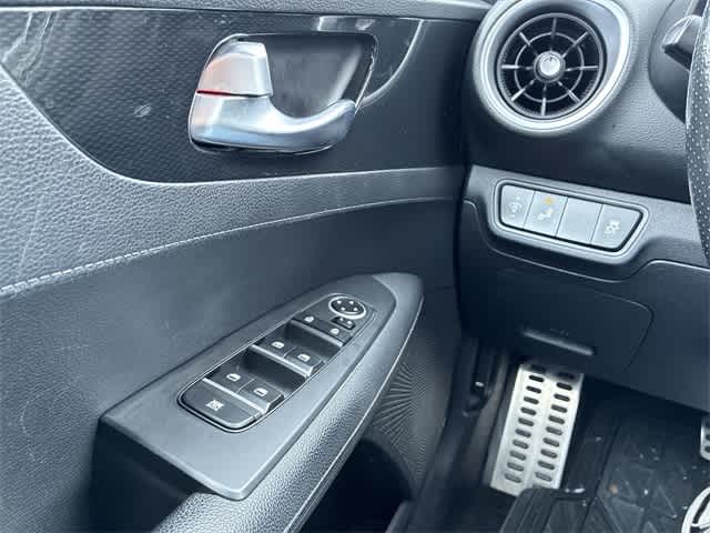 Thumbnail: 2023 Kia Forte - 40