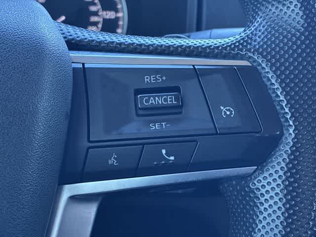 Thumbnail: 2022 Mitsubishi Outlander - 25