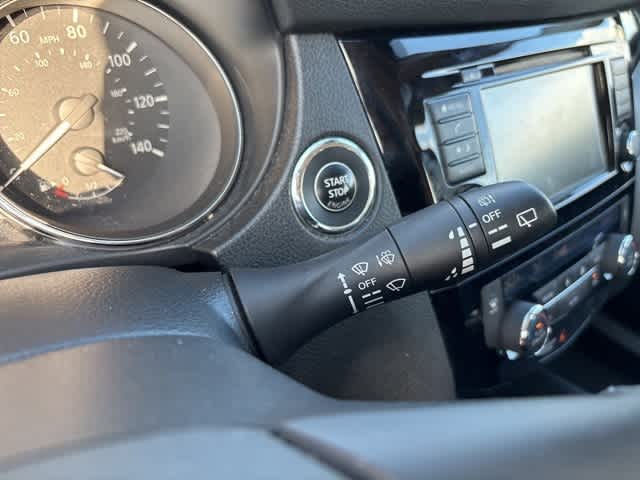 Thumbnail: 2019 Nissan Rogue Sport - 14