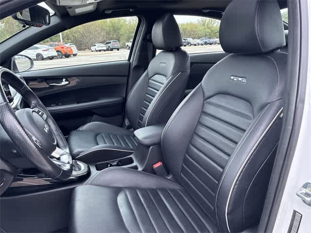 Thumbnail: 2023 Kia Forte - 17