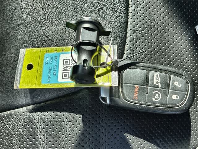 Thumbnail: 2023 Jeep Cherokee - 36