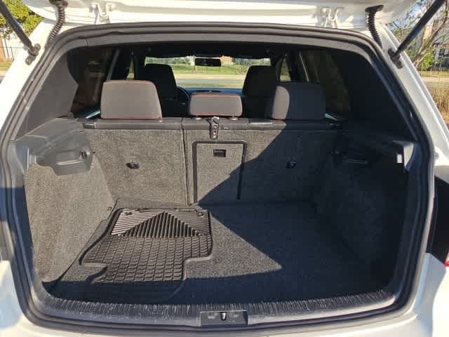 Thumbnail: 2012 Volkswagen Golf - 20