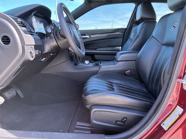 Thumbnail: 2023 Chrysler 300 - 18