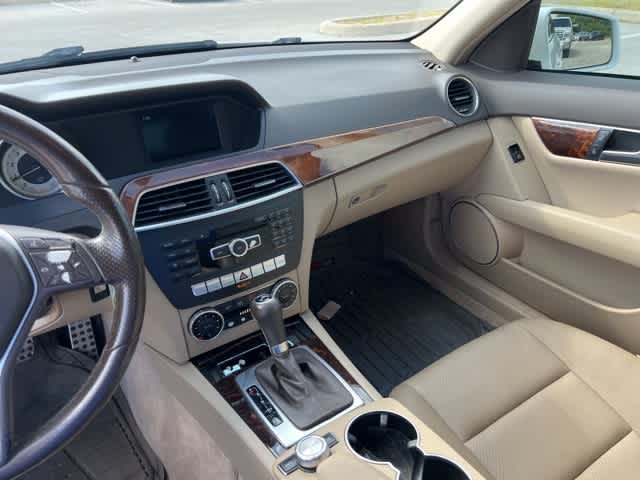 Thumbnail: 2014 Mercedes-Benz C-Class - 17