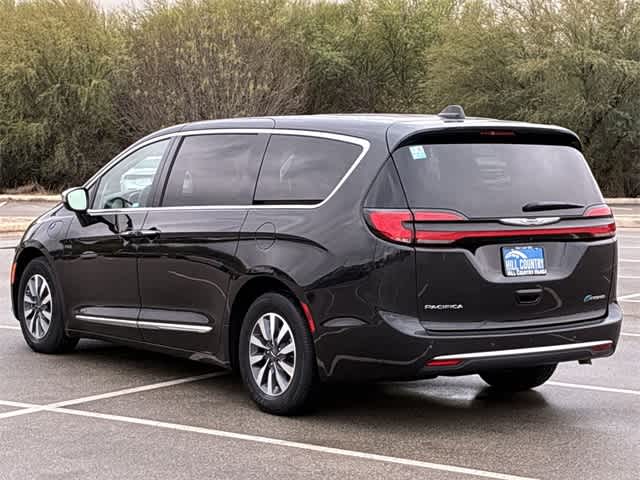 Thumbnail: 2023 Chrysler Pacifica - 4