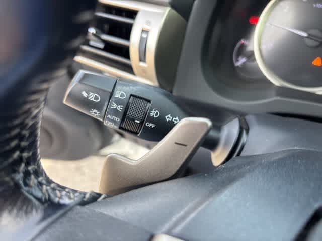 Thumbnail: 2015 Lexus IS - 15