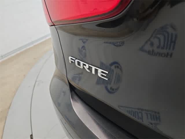 Thumbnail: 2015 Kia Forte - 13