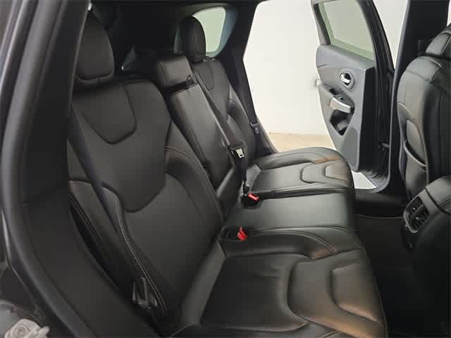 Thumbnail: 2021 Jeep Cherokee - 22