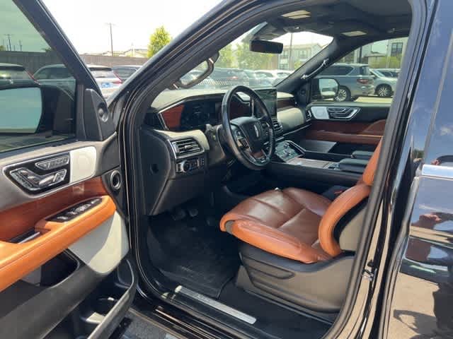 Thumbnail: 2021 Lincoln Navigator - 9