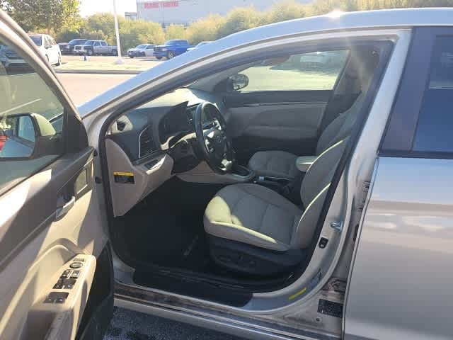 Thumbnail: 2017 Hyundai Elantra - 9