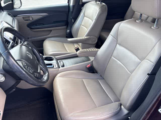 Thumbnail: 2017 Honda Pilot - 10